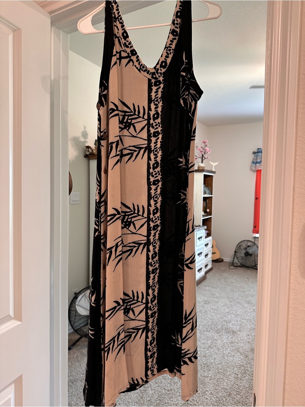 Sleeveless Black and Cream Maxi Dress with Leaf Print